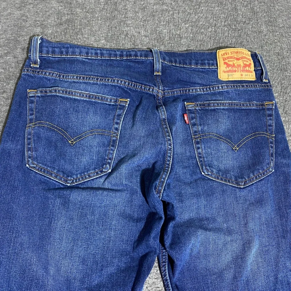 Levis levi 569